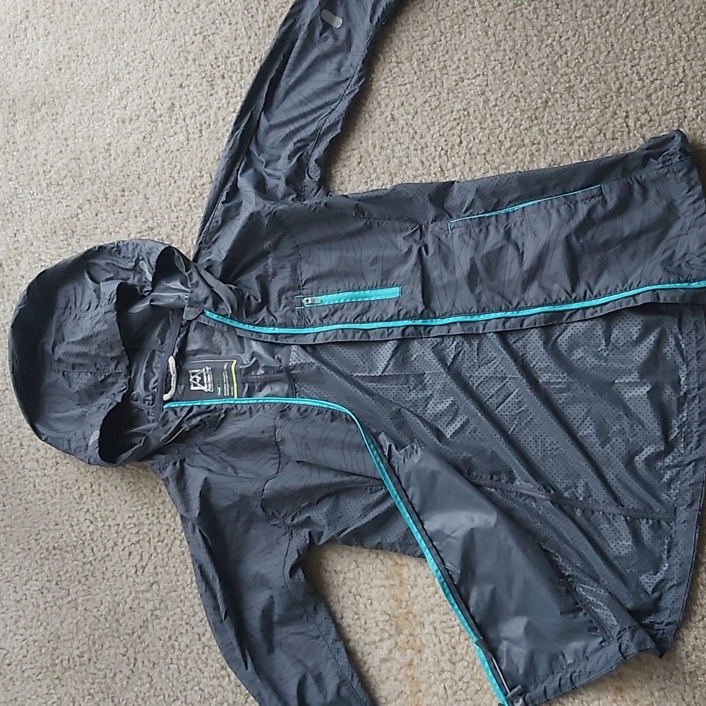 Avalanche Outdoor Jacket Windbreaker Size S Gray